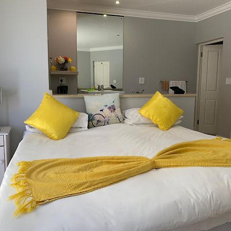 Oceansnest Guest House Bloubergstrand Kültér fotó