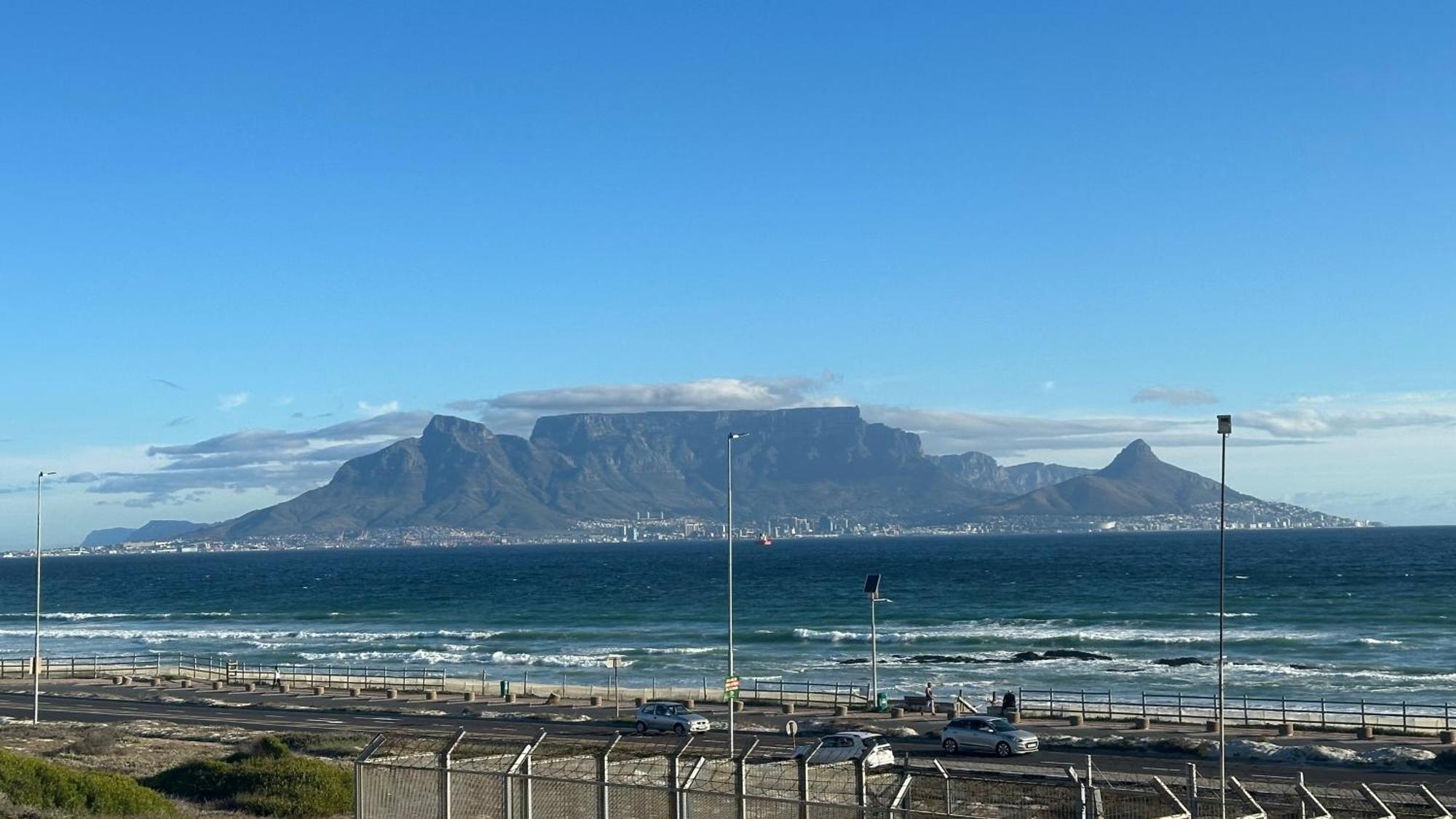 Oceansnest Guest House Bloubergstrand Kültér fotó