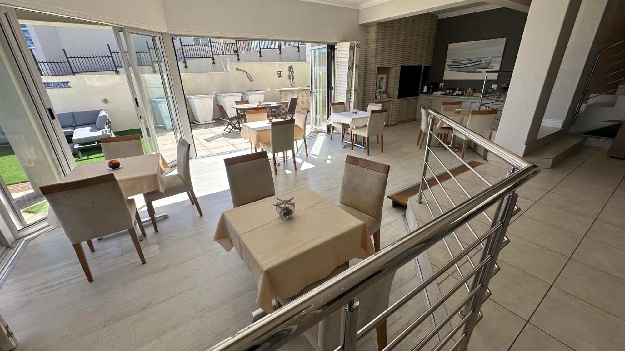 Oceansnest Guest House Bloubergstrand Kültér fotó