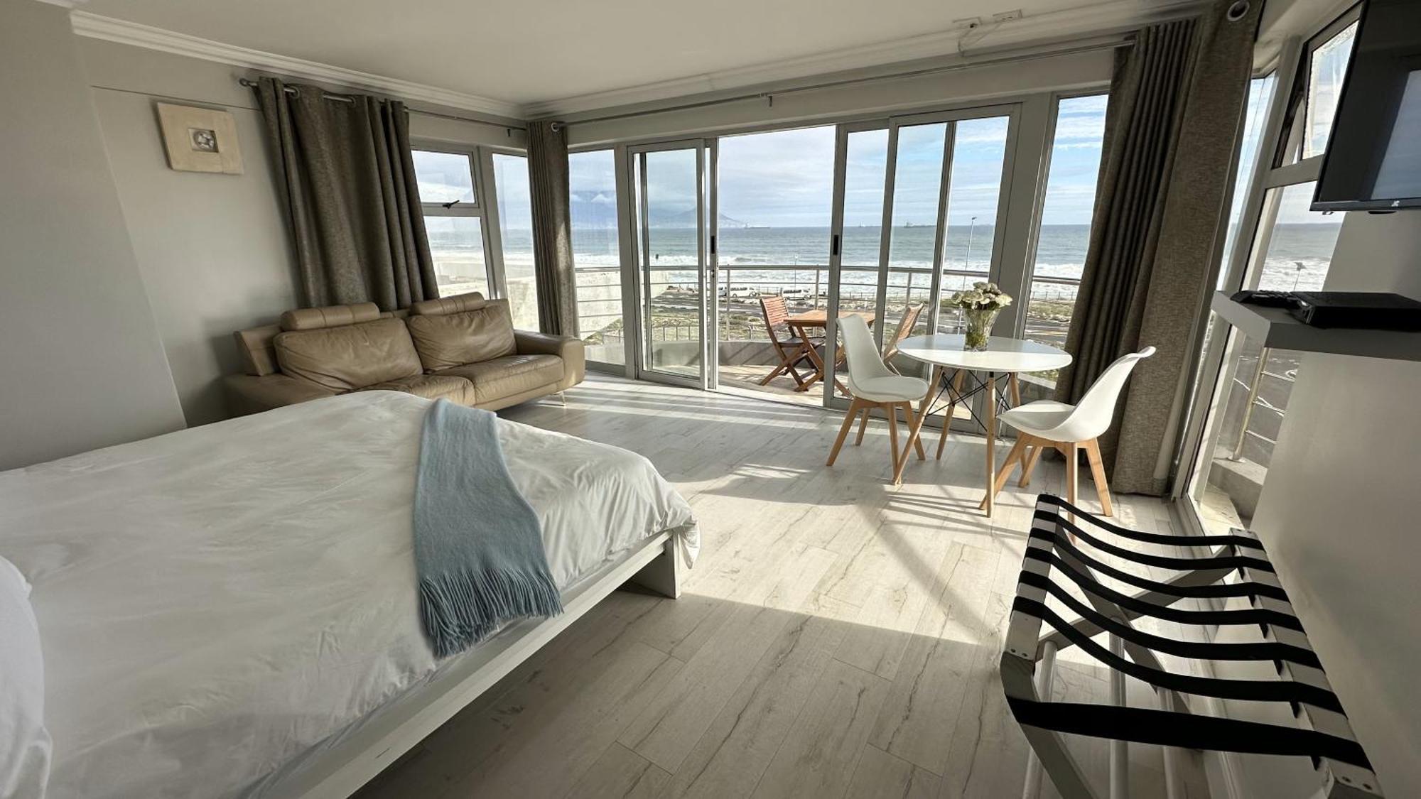 Oceansnest Guest House Bloubergstrand Kültér fotó