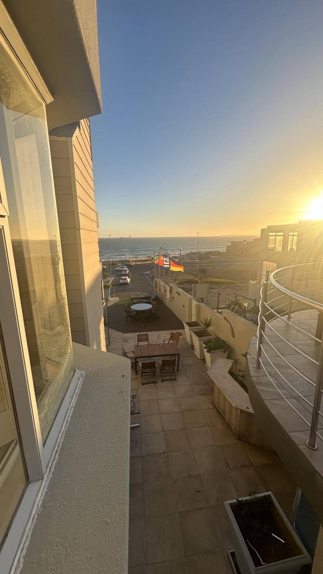Oceansnest Guest House Bloubergstrand Kültér fotó