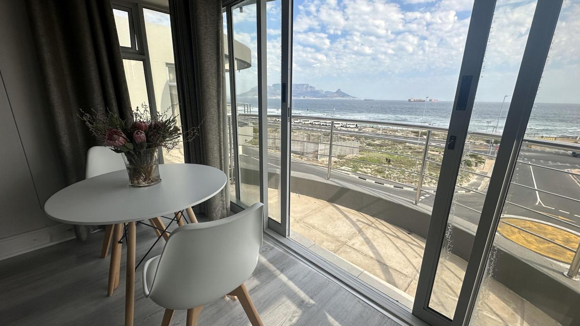 Oceansnest Guest House Bloubergstrand Kültér fotó