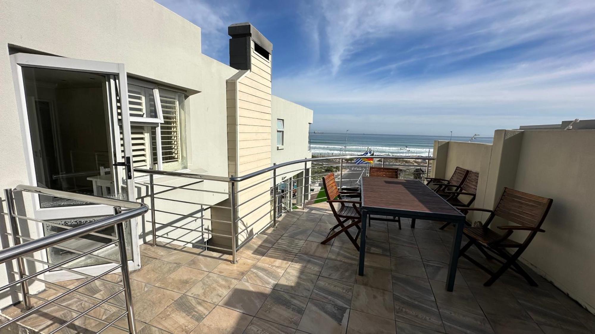 Oceansnest Guest House Bloubergstrand Kültér fotó